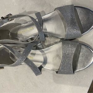 Dreampairs, silver metallic sandals, size 9